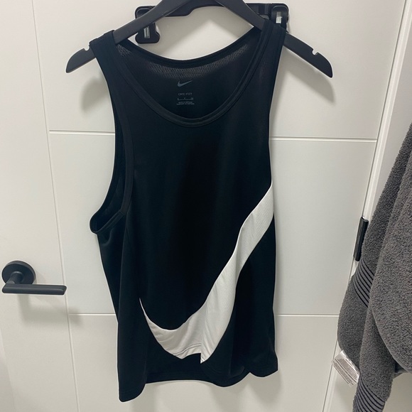 Nike dri fit (small) tank top - Picture 2 of 4